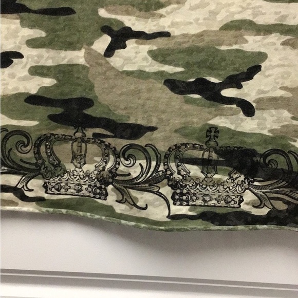 La Mamba Juniors Camo Cross and Crowns with Glitter Graphic Tank - Picture 7 of 15